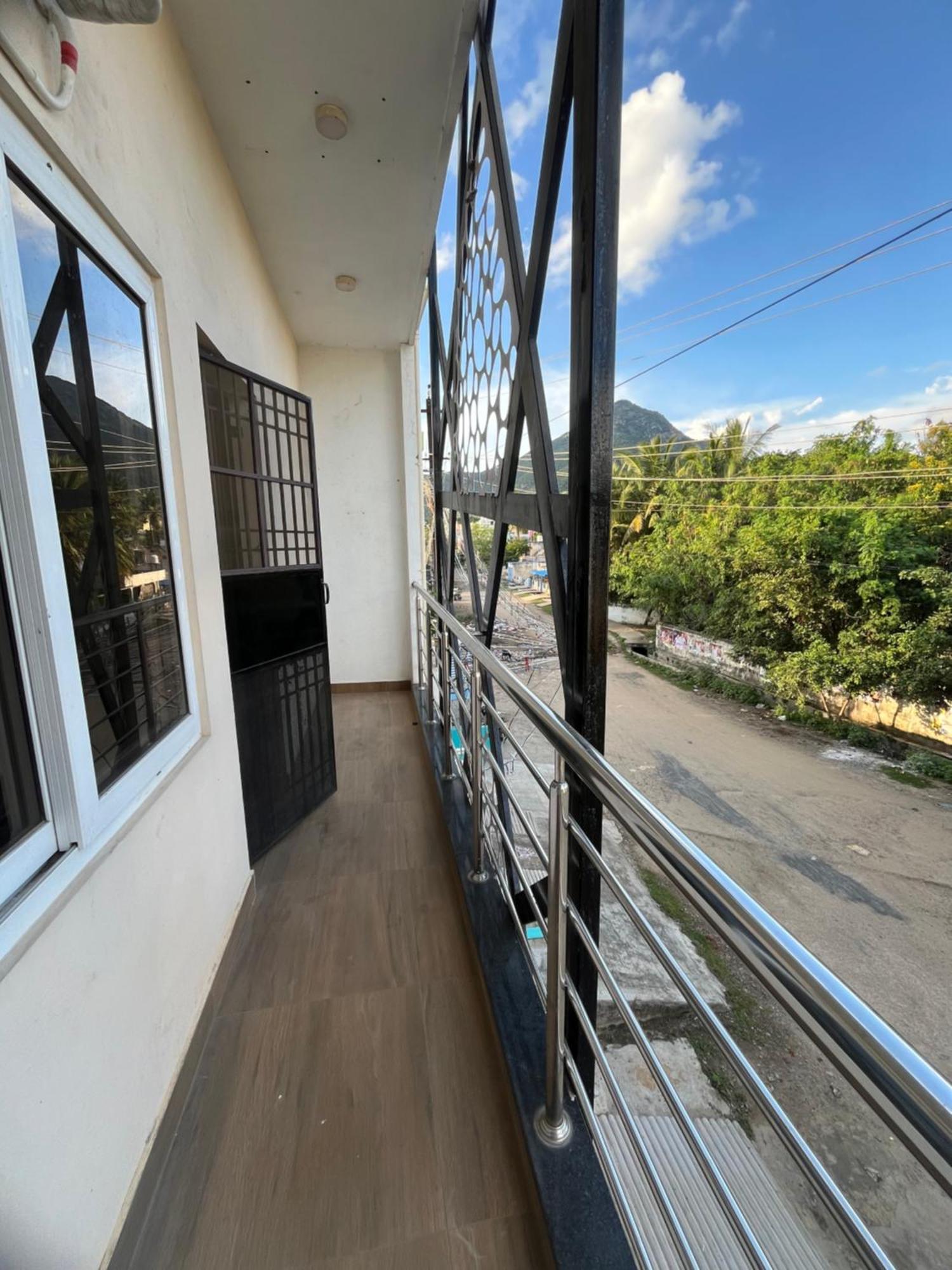 Appartement Girivalam Vista Residency à Tiruvannāmalai Extérieur photo